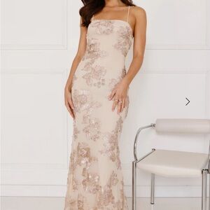 Hello Molly Elegant Floral Maxi Dress